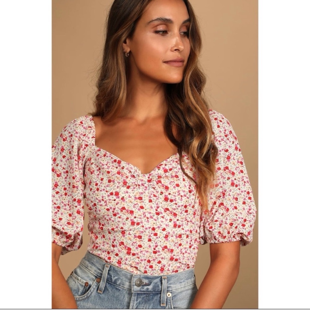 Lulu’s Ivory Floral Print Ruffle Sleeve Bodysuit size M